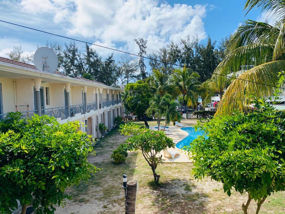 Escale Vacances Flic en Flac Exterior photo